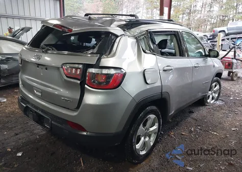 2018 Jeep Compass Latitude 4X4 из США, поврежденный, VIN 3C4NJDBB4JT484221